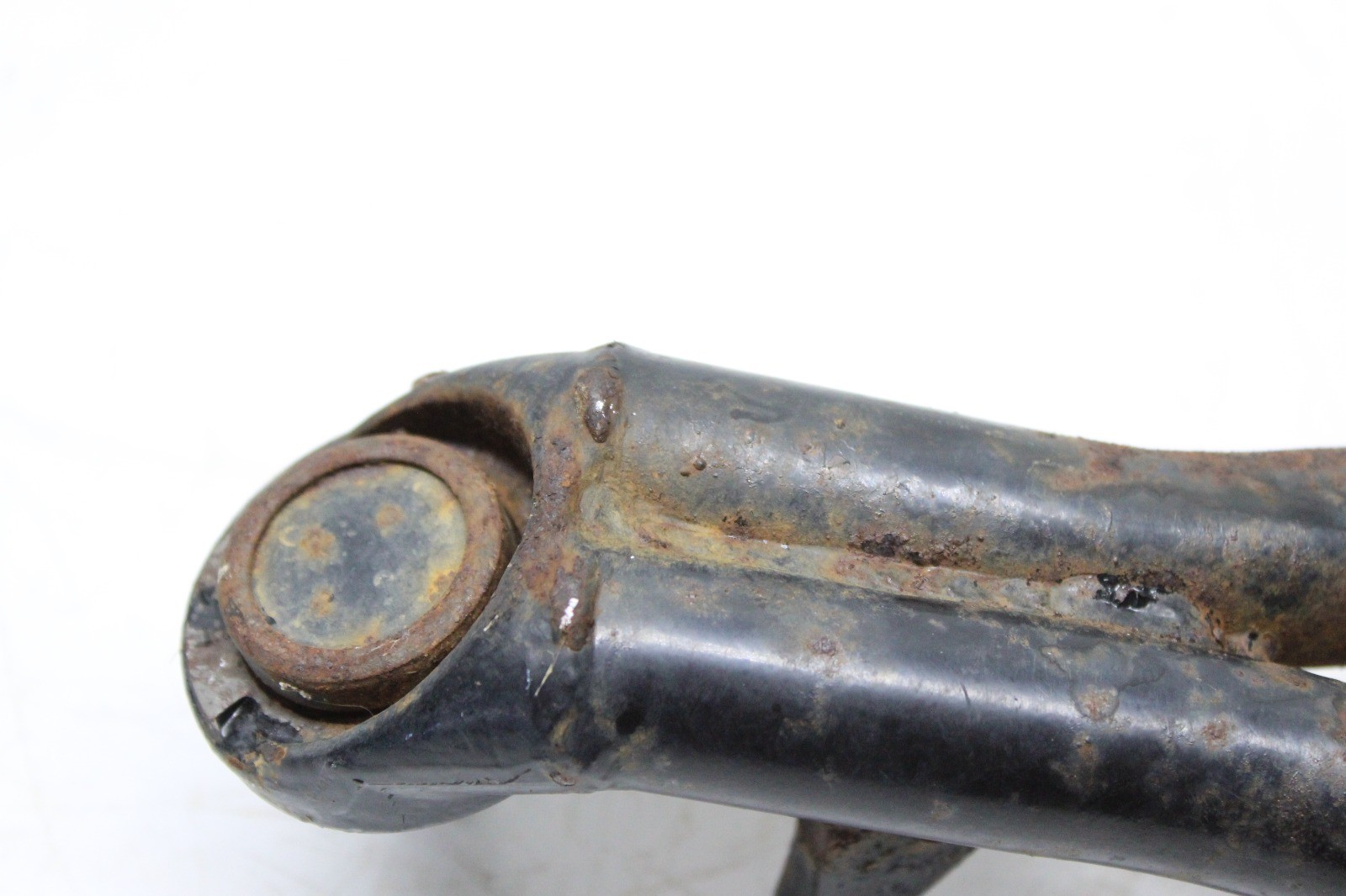 1986 KAWASAKI BAYOU 300 OEM A Arm Right Front Lower 39007-1077