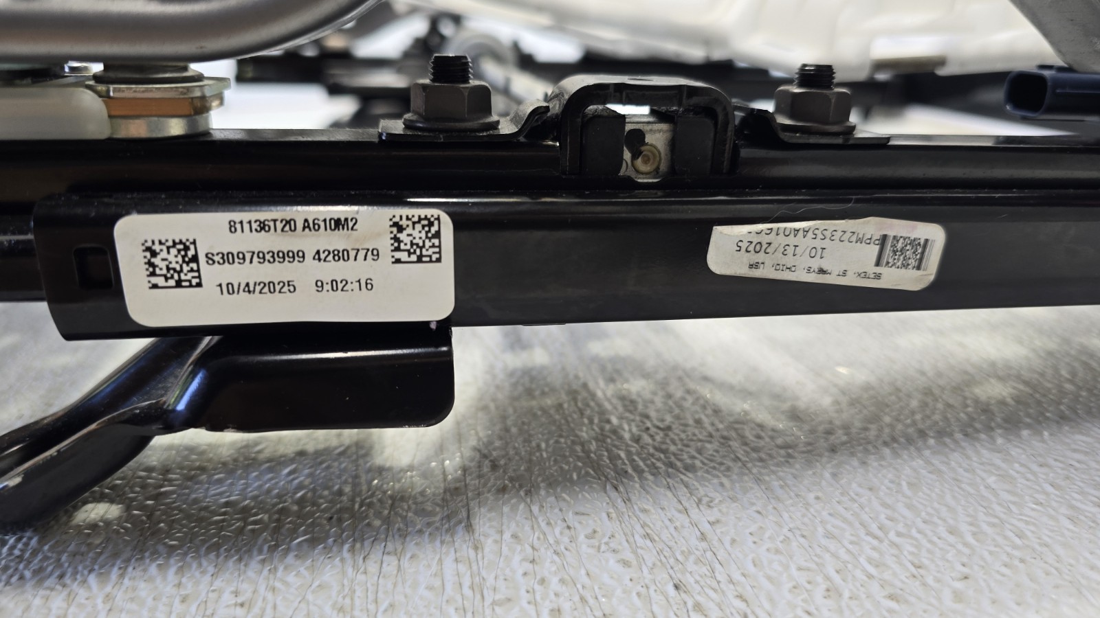 2023 2024 2025 2026 ACURA INTEGRA FRONT RIGHT PASSENGER SEAT BRACKET FRAME RAIL
