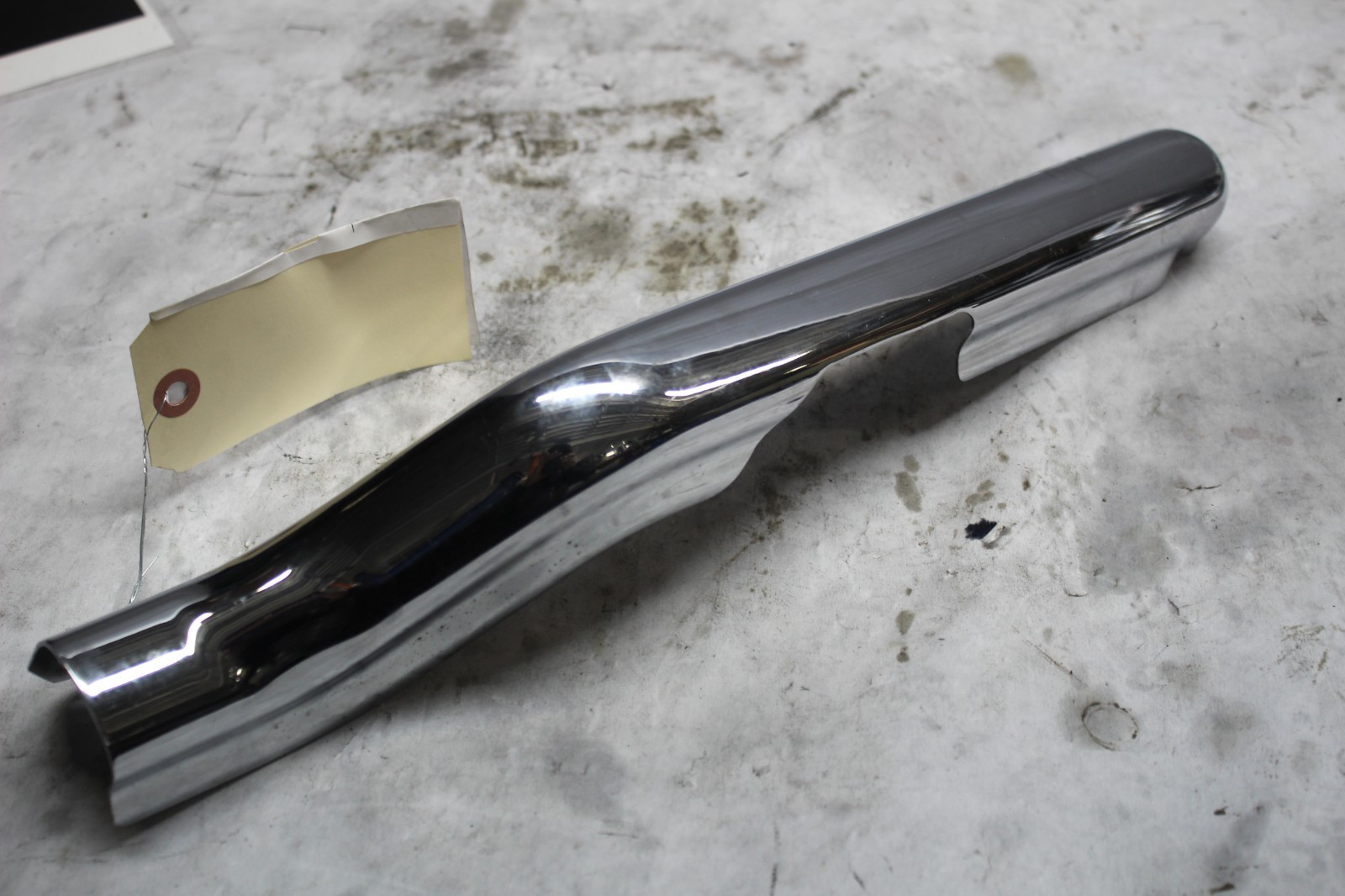 REAR FRAME COVER CHROME RIGHT 47504-97 2001 HARLEY DAVIDSON ROAD KING FLHR