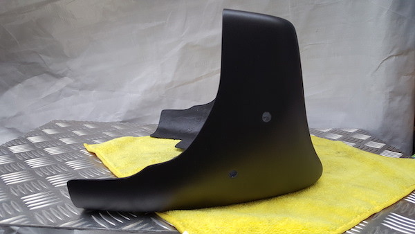TRIUMPH ROCKET 3 MATT BLACK & WHITE BELLY PAN FIBREGLASS