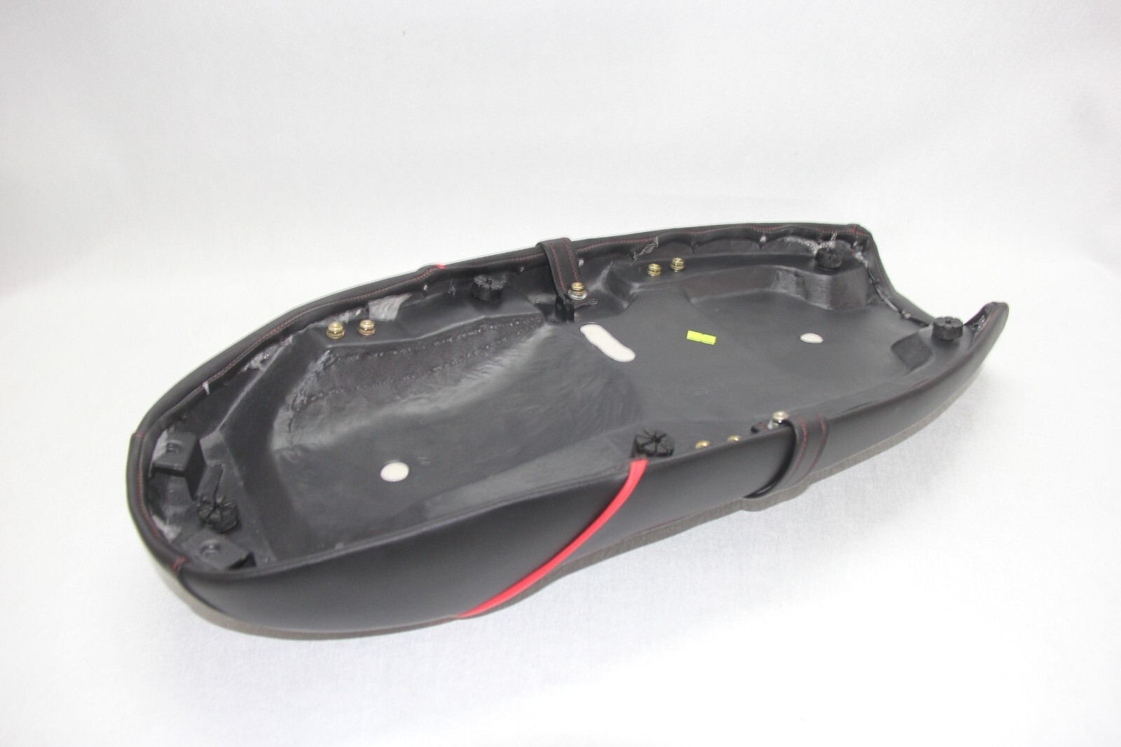 1970-1972 Yamaha XS1 XS1B XS2 SX650 low profile motorcycle seat CODE : S2077