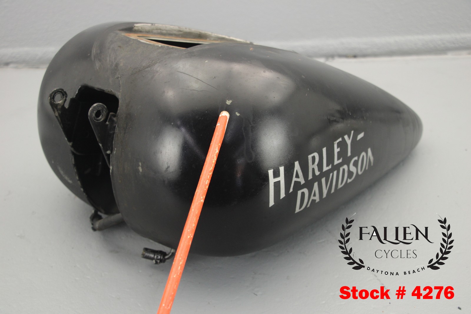 NO DENT 2007 Harley Dyna Fuel Gas Tank SPRAY PAINT #4276