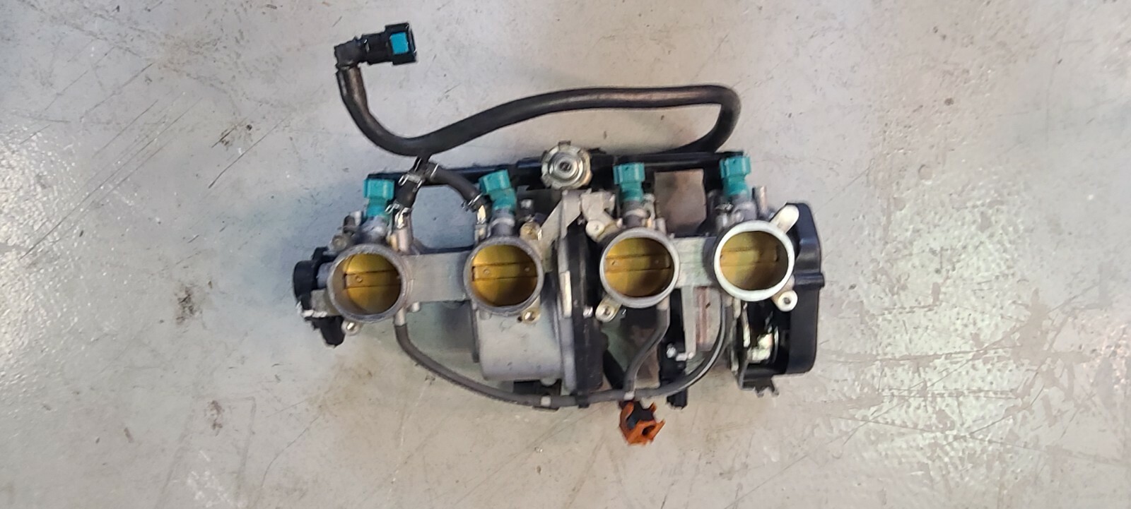 # 09 11 YZFR1 YZF R1 Fuel Injection Throttle Bodies Body Motor Engine 2011 A