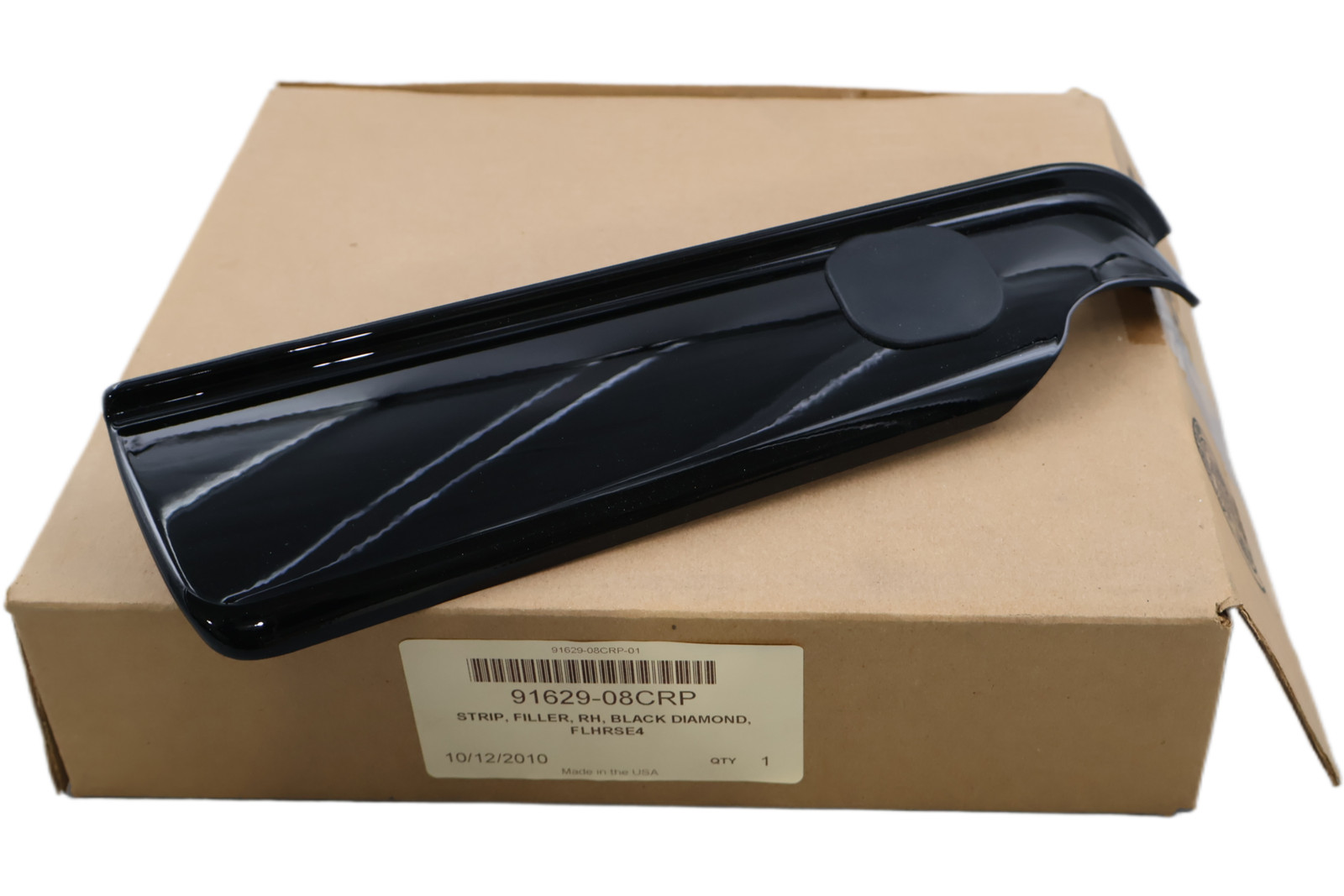 91629-08CRP NEW OEM 2008 HARLEY-DAVIDSON CVO FILLER STRIP BLACK DIAMOND FLHRSE4