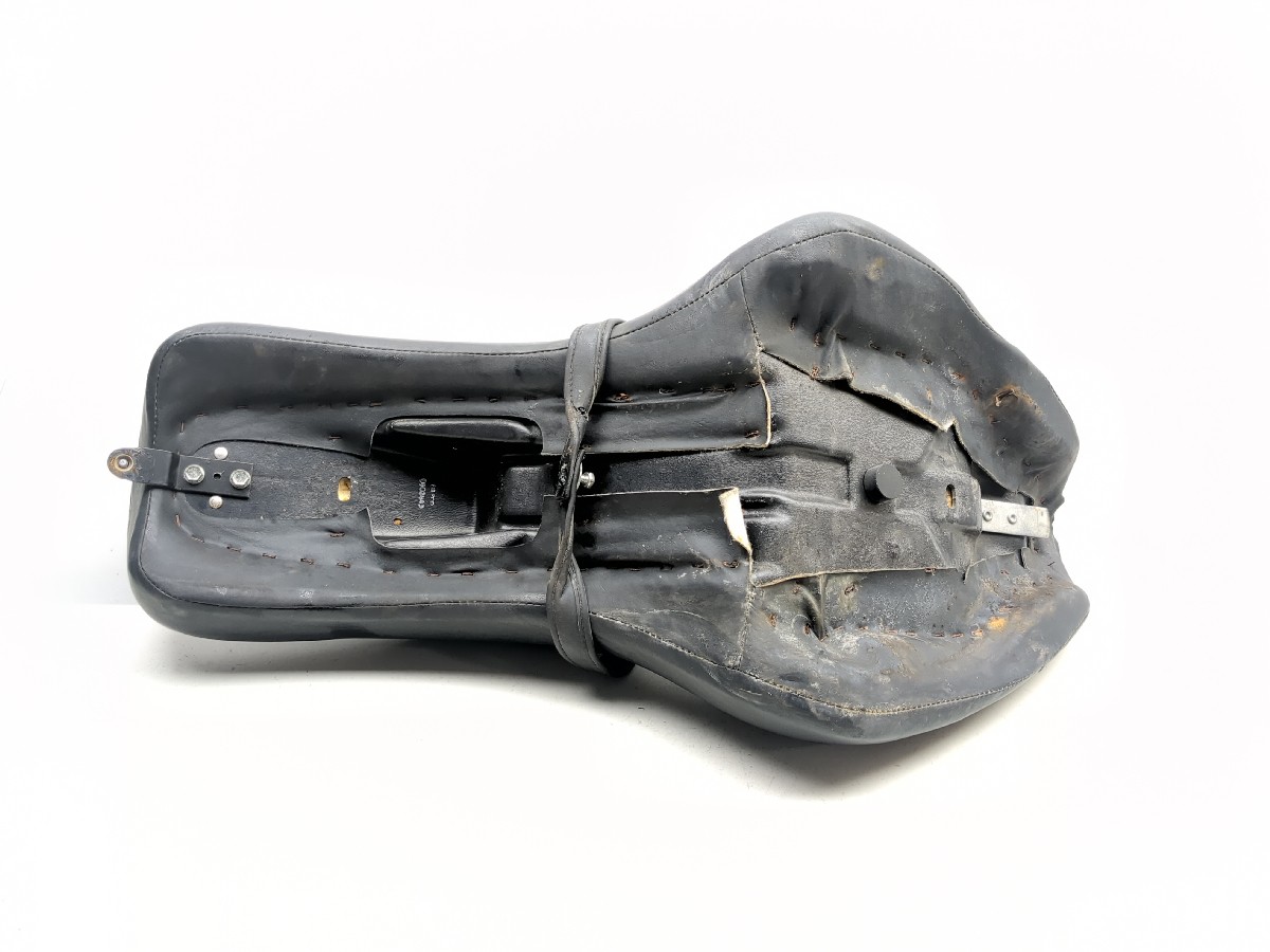 01-06 Harley Softail Standard FXSTI Full One Piece Driver Passenger Seat