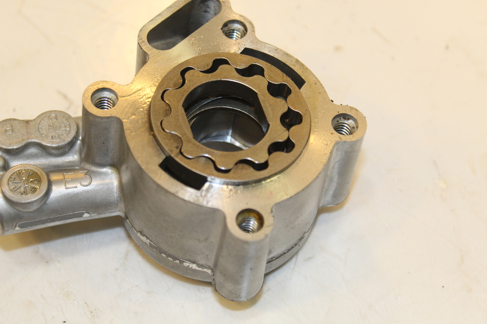 2007 Harley-Davidson Street Glide FLHX Engine Motor Oil Pump 26037-06