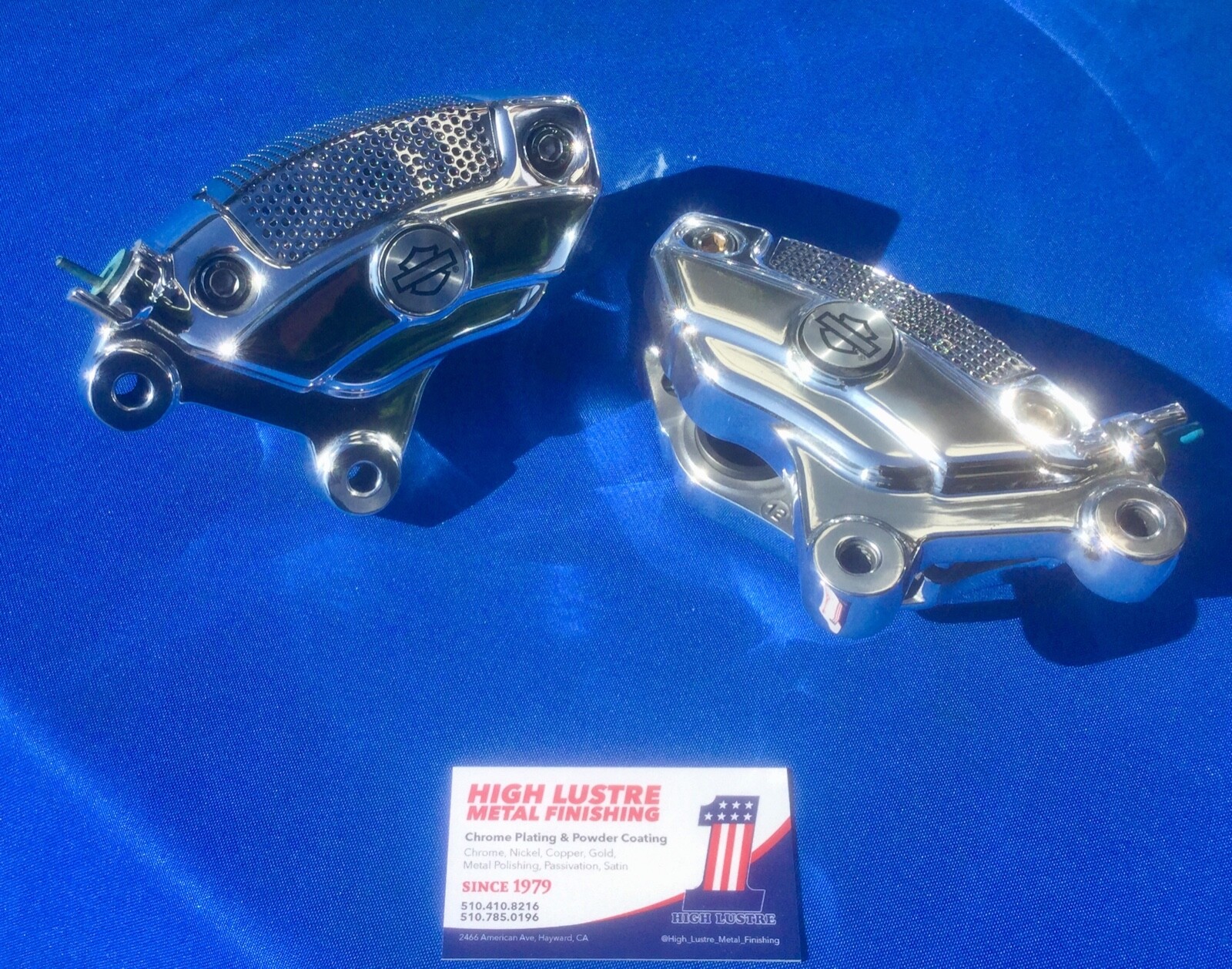 2 Harley-Davidson GENUNE OEM Front Brembo Brake Calipers pads extra 443203-08