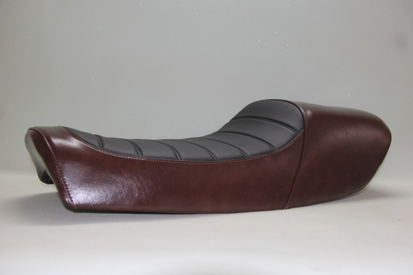 1976-1979 Kawasaki KZ750B KZ750 B B1 B2 B3 B4 Twin motorcycle seat SKU: S2393
