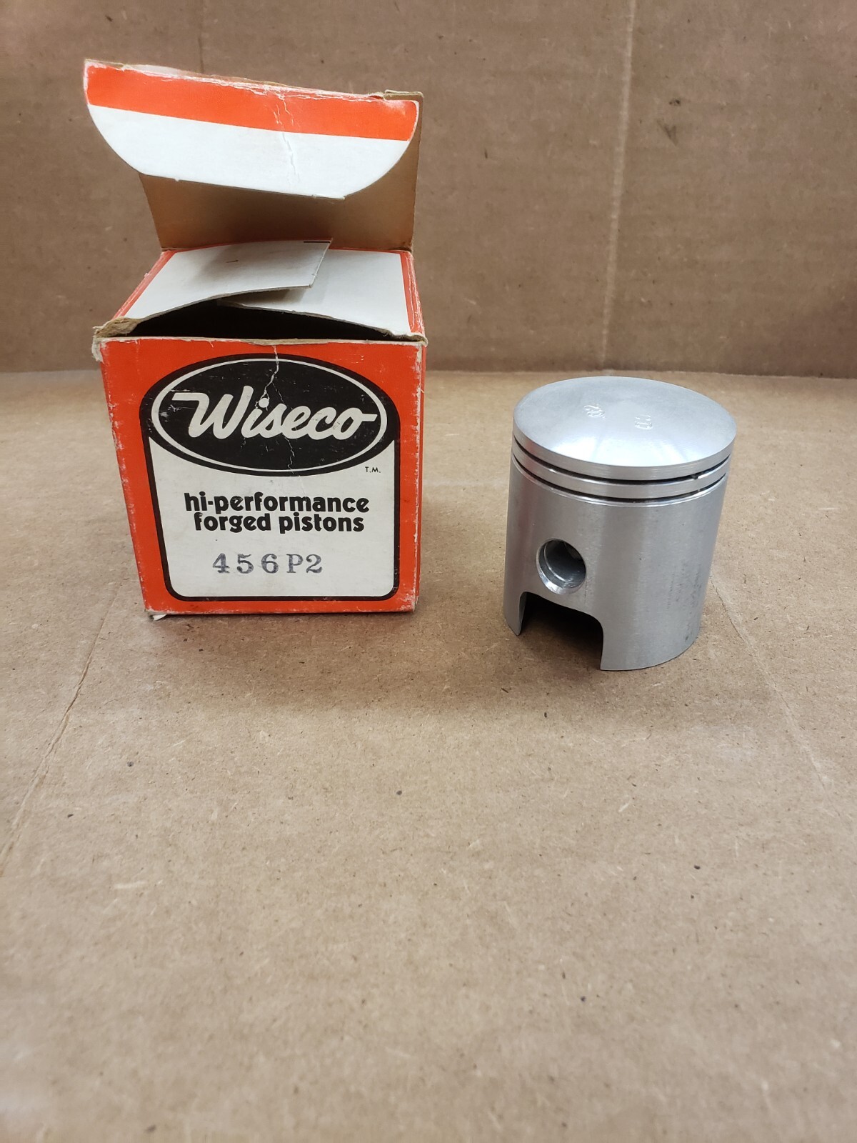 NOS WISECO PISTON (456P2) FITS SUZUKI RM 80 1977-1981 (PISTON ONLY)