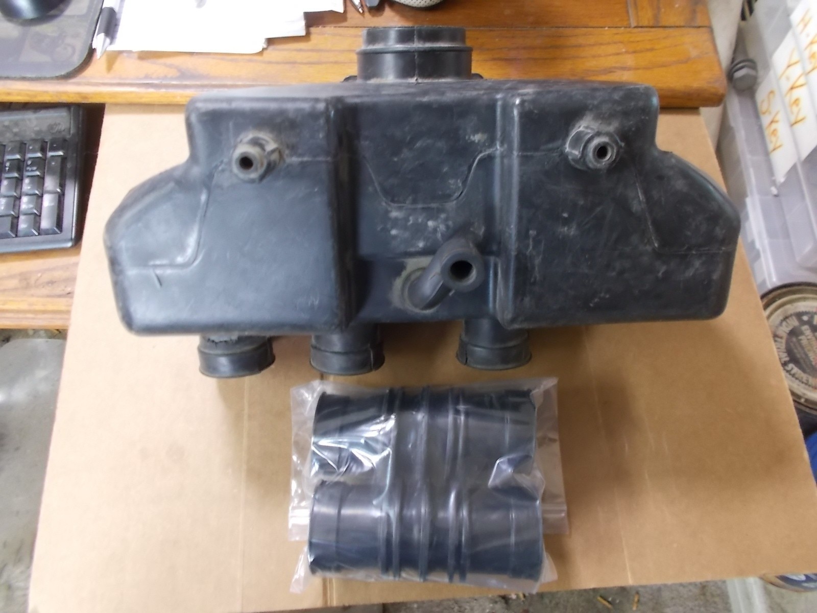 1976-77 KAWASAKI KZ900 AIR BOX, with/NEW BOOTS OEM#11011-054 (011)
