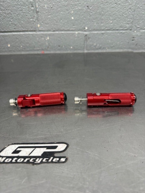 FOLDING FOOTPEG SET SPORT BIKE BMW S1000RR 8MM MOUNT