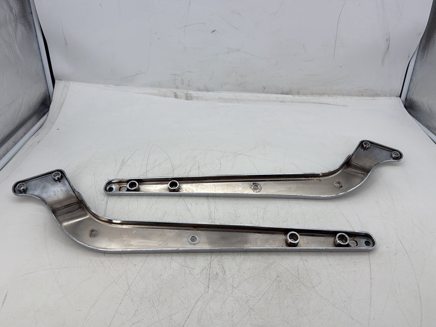 2006 Harley Softail Heritage Classic OEM Rear Left Right Fender Struts Bracket