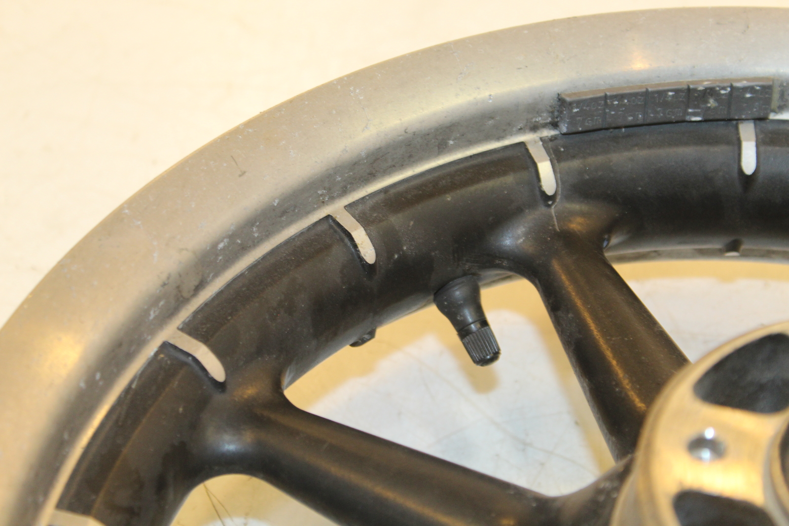 2003 Harley-Davidson Electra Glide FLHTCUI Front Wheel Rim 43493-00