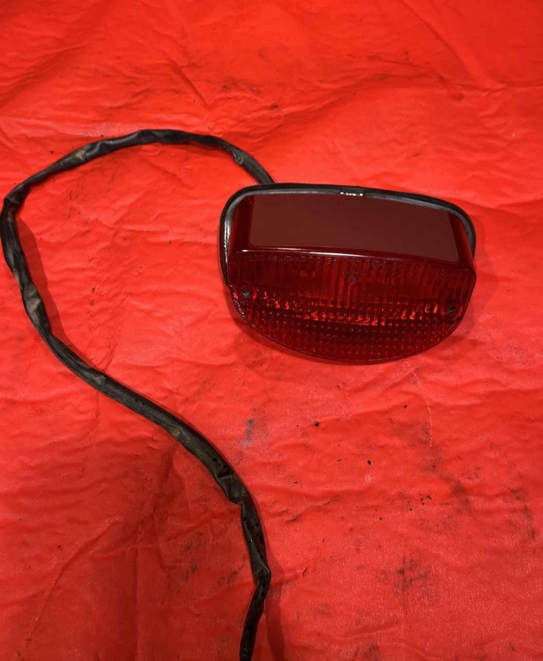 2002 HONDA SHADOW DELUXE VT600CD REAR TAIL BRAKE LIGHT TAILLIGHT 33704-MZ8-L51
