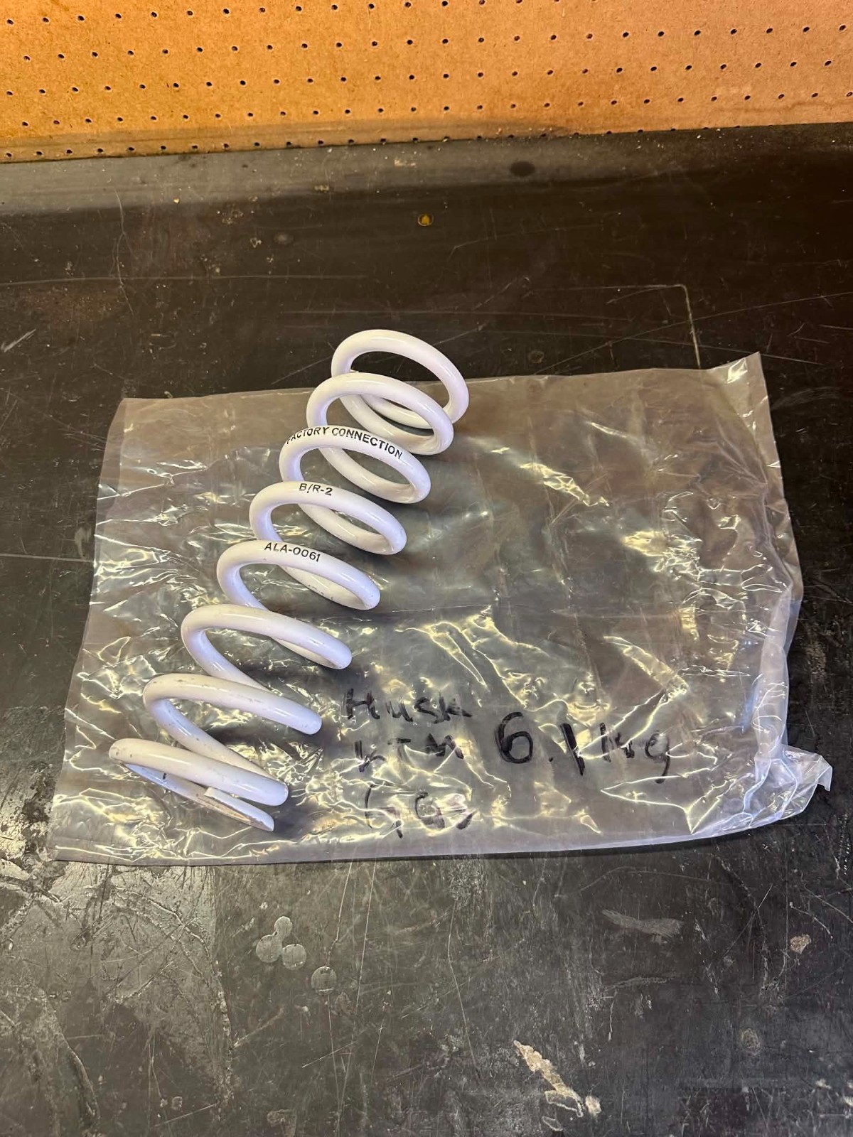Factory Connection 6.1kg/mm Shock Spring ALA-0061 NEW Suspension Spring