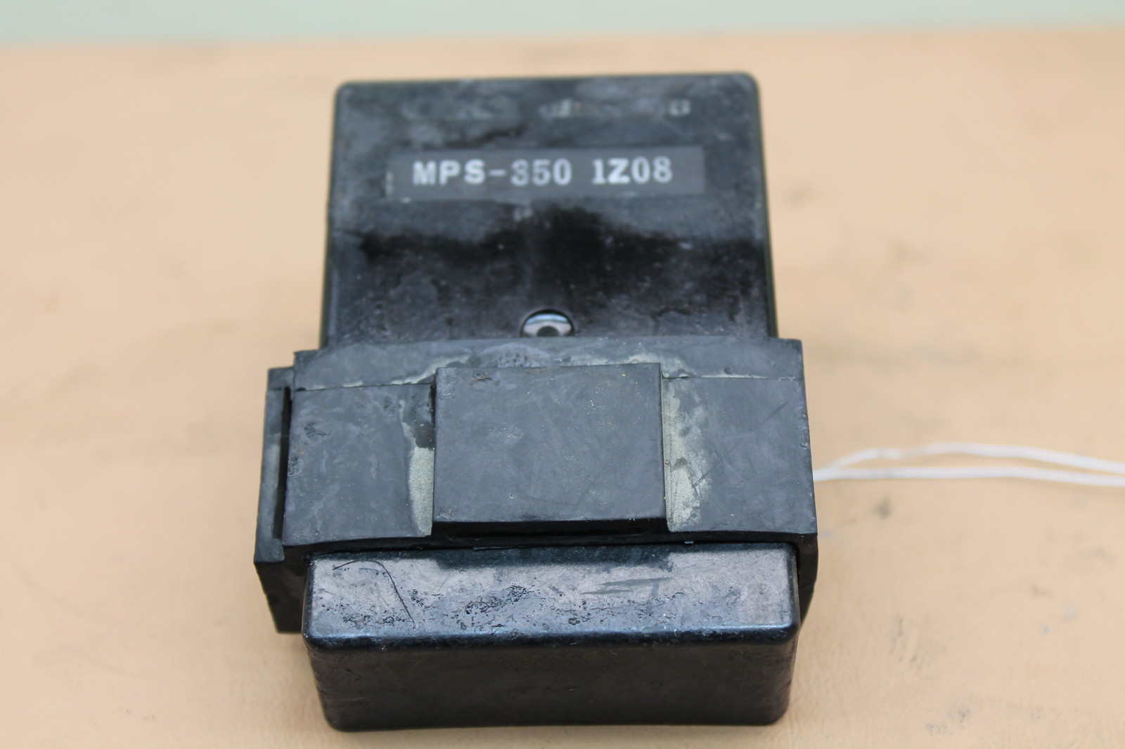 1982 GL1100 HONDA (HSCB4) TURN SIGNAL CANCEL UNIT RELAY 35220-MB9-005